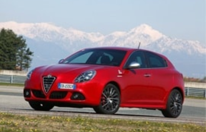Rottamazione Auto ALFA ROMEO Giulietta Quadrifoglio Verde SPORTIVA Benzina dal 2011 – IN PRUDUZIONE