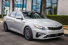 Al momento stai visualizzando Rottamazione Auto KIA Optima / Magentis BERLINA Benzina · Diesel · Ibrida dal 2018 – IN PRUDUZIONE