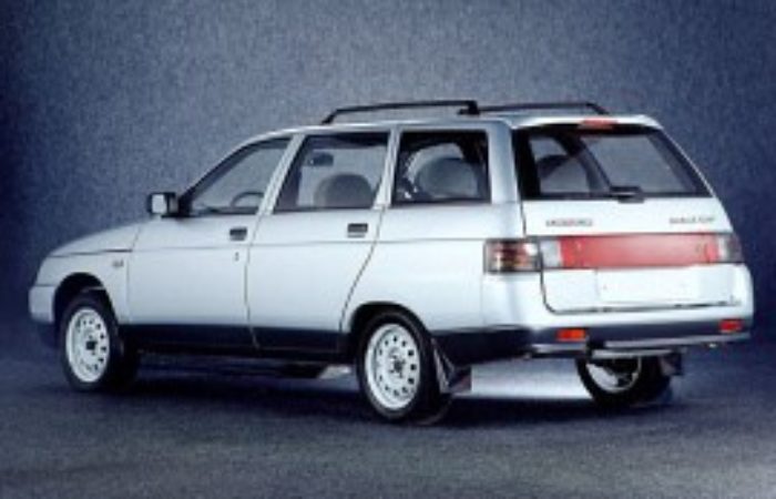 Rottamazione Auto LADA 111 STATION WAGON Benzina dal 1998 – IN PRUDUZIONE