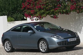 Al momento stai visualizzando Rottamazione Auto RENAULT Laguna Coupe COUPE’ Benzina · Diesel dal 2008 – IN PRUDUZIONE