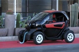 Al momento stai visualizzando Rottamazione Auto RENAULT Twizy SPORTIVA Elettrica dal 2012 – IN PRUDUZIONE