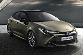 Al momento stai visualizzando Rottamazione Auto TOYOTA Auris 5 Doors SPORTIVA Benzina · Diesel · Ibrida dal 2018 – IN PRUDUZIONE