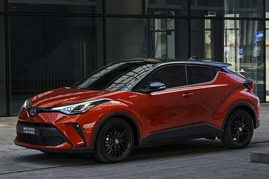 Al momento stai visualizzando Rottamazione Auto TOYOTA C-HR SUV Benzina · Ibrida dal 2019 – IN PRUDUZIONE