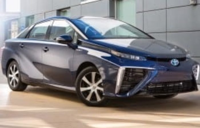 Rottamazione Auto TOYOTA Mirai SPORTIVA Elettrica dal 2015 – IN PRUDUZIONE