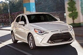 Al momento stai visualizzando Rottamazione Auto TOYOTA Yaris Sedan BERLINA Benzina dal 2018 – IN PRUDUZIONE