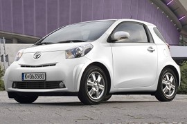 Al momento stai visualizzando Rottamazione Auto TOYOTA iQ SPORTIVA Benzina · Diesel dal 2008 – 2015